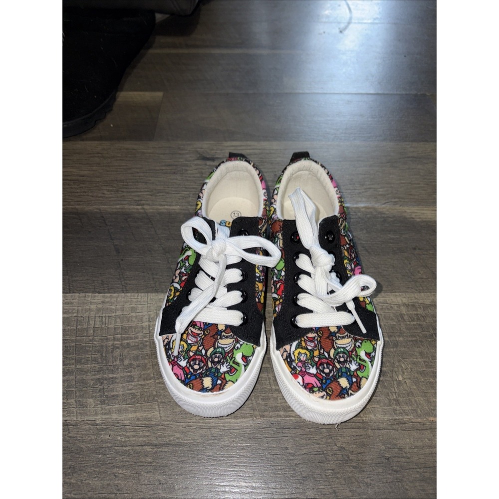 Super Mario Brothers Nintendo Youth Lace Up Shoes Sizes 13 Low Top Sneaker